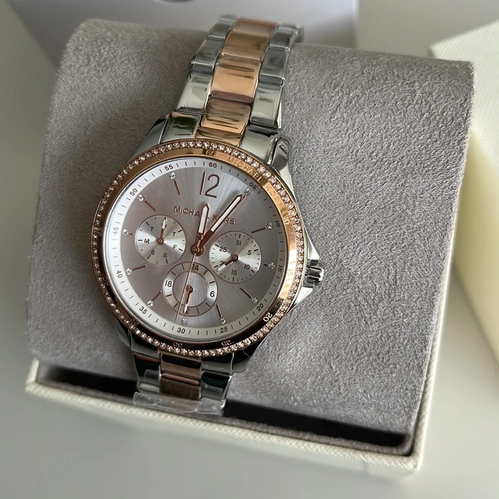 MICHAEL KORS Women's Bracelet Watch, 39mm - Picture 4 of 7